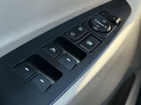 Used 2020 Hyundai Tucson Value FWD image 17