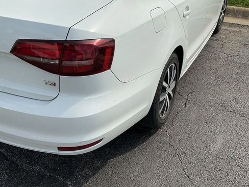 Used 2017 Volkswagen Jetta SE image 5