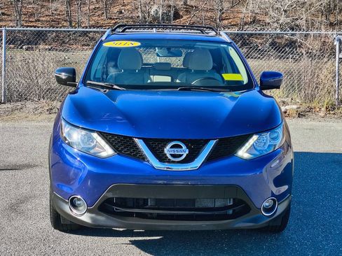 Used 2018 Nissan Rogue Sport SV w/ SV Technology Package image 2