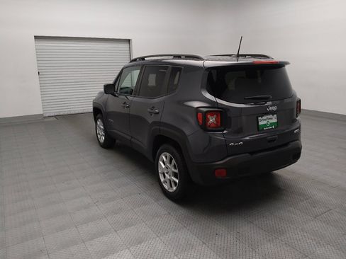 Used 2022 Jeep Renegade Latitude AWD/4WD image 5