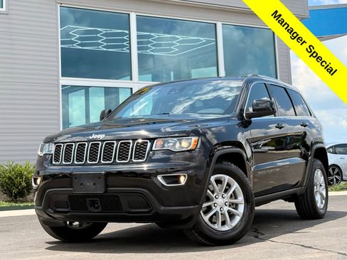 Used 2021 Jeep Grand Cherokee Laredo image 1