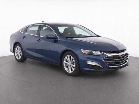 Used 2025 Chevrolet Malibu LT FWD image 2