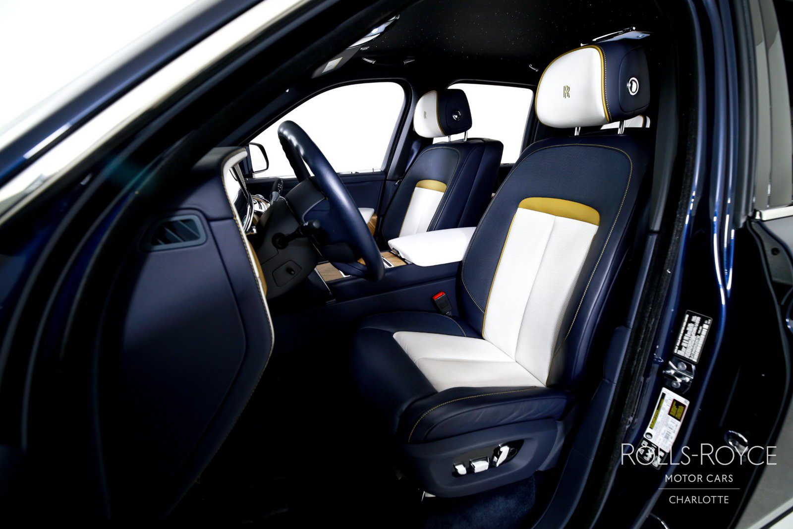 Certified 2025 Rolls-Royce Cullinan AWD/4WD image 13