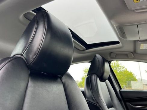 Used 2021 MAZDA MAZDA3 s image 17