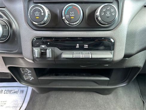 Used 2024 RAM 2500 Big Horn w/ Bed Utility Group image 17