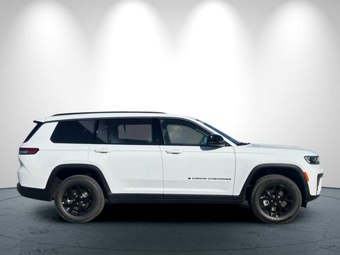 New 2026 Jeep Grand Cherokee L 4WD image 3