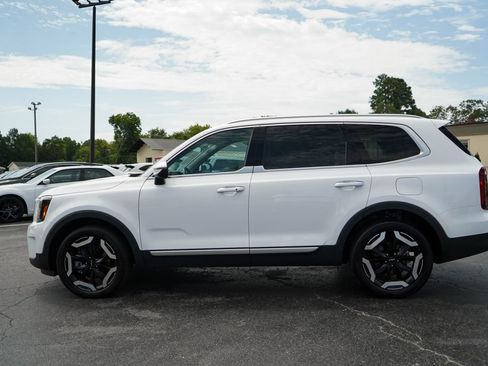 Used 2025 Kia Telluride S FWD image 25