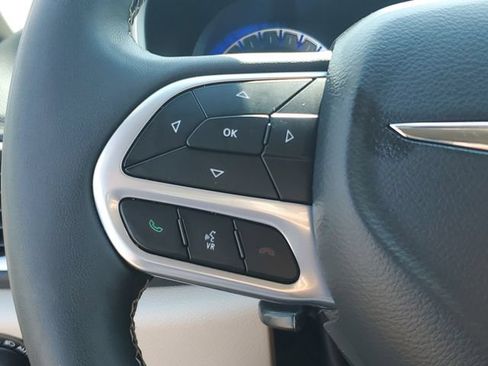Used 2023 Chrysler Voyager LX FWD image 14