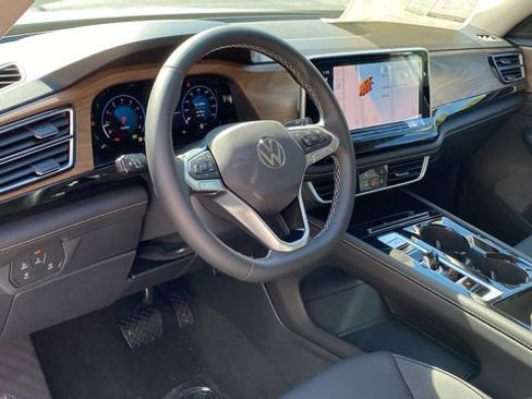 New 2026 Volkswagen Atlas SE image 11
