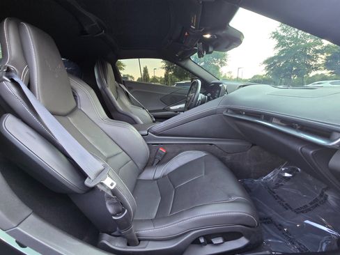 Used 2025 Chevrolet Corvette Z06 RWD image 14