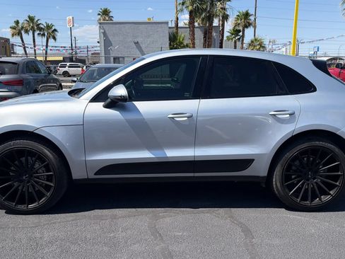 Used 2016 Porsche Macan S w/ Infotainment Package AWD/4WD image 2