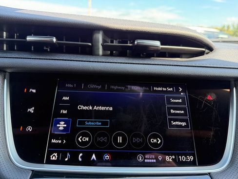 Used 2025 Cadillac XT5 Premium Luxury w/ Technology Package AWD/4WD image 18