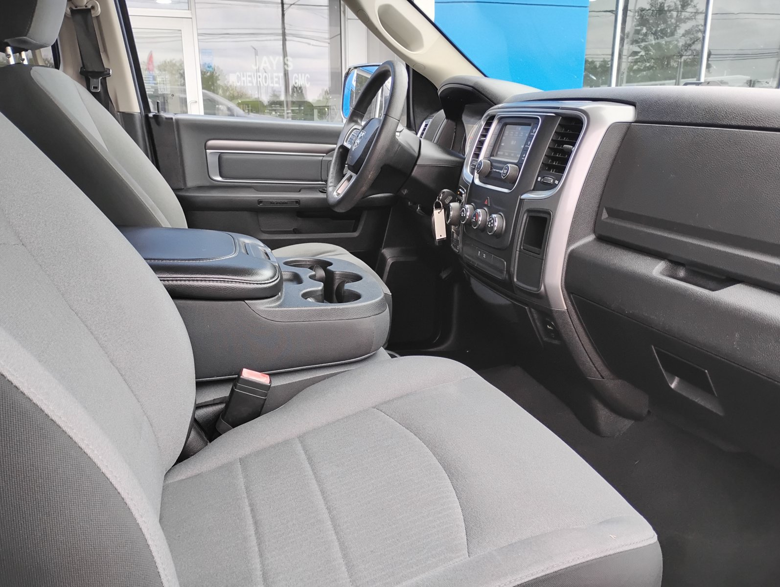 Used 2021 RAM 1500 Classic SLT AWD/4WD image 21