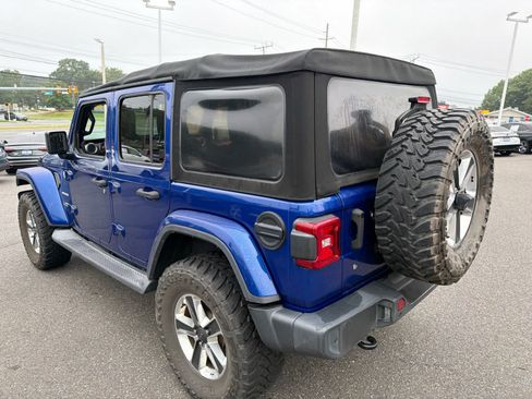 Used 2018 Jeep Wrangler Unlimited Sahara w/ Safety Group AWD/4WD image 4