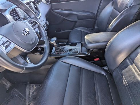 Used 2020 Kia Sorento EX image 19