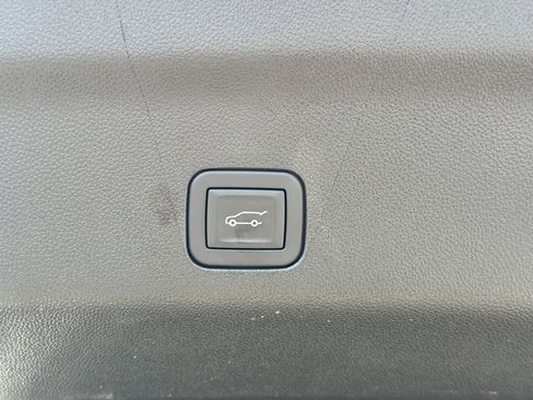 Certified 2024 Chevrolet Tahoe Premier w/ Premium Package image 17