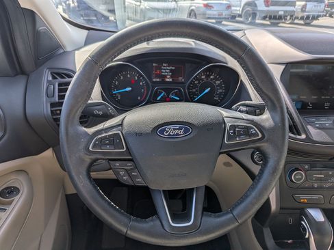 Used 2019 Ford Escape SEL AWD/4WD image 16
