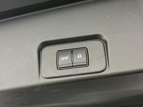 Used 2023 Nissan Rogue SL w/ SL Premium Package image 32