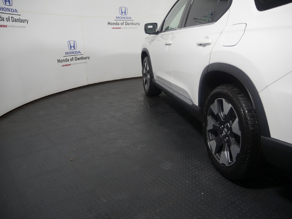 New 2026 Honda Pilot Touring image 11