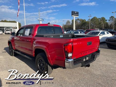 Used 2018 Toyota Tacoma SR5 image 15