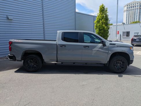 Used 2024 Chevrolet Silverado 1500 LT Trail Boss w/ Convenience Package II AWD/4WD image 2