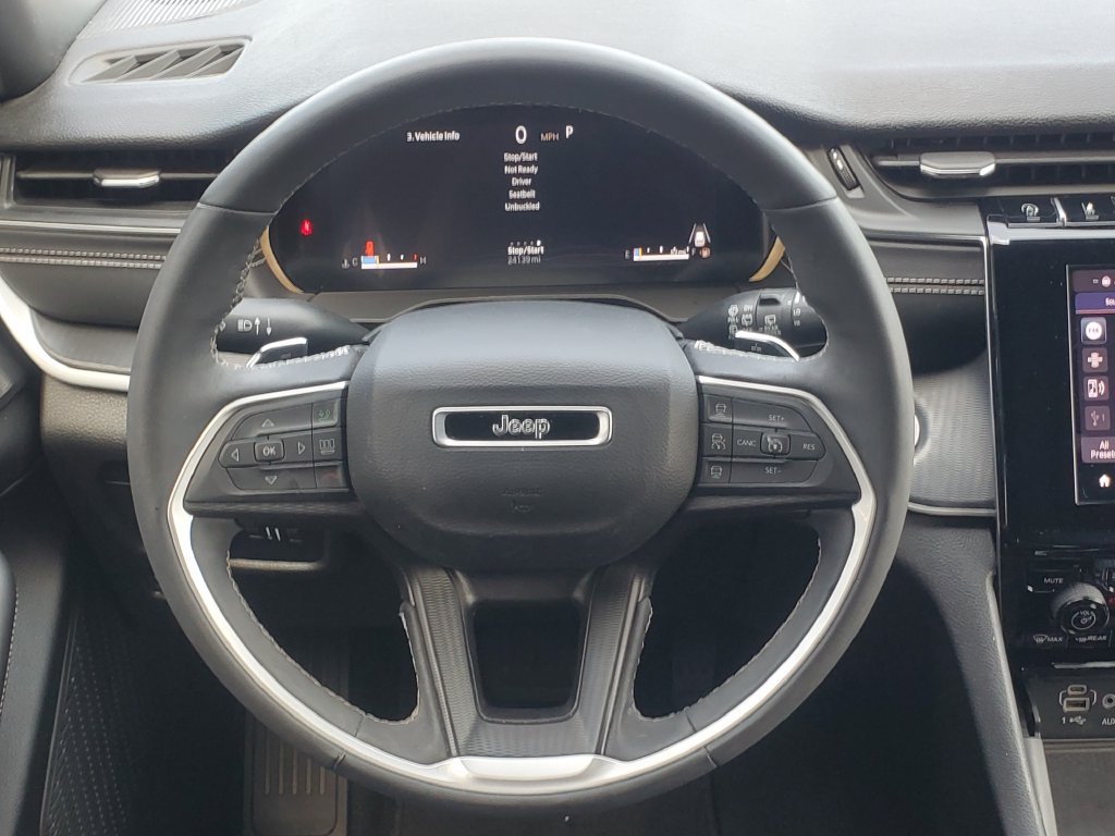 Used 2024 Jeep Grand Cherokee Altitude AWD/4WD image 23