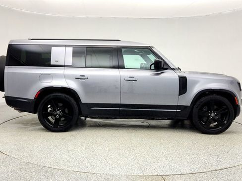 Used 2024 Land Rover Defender 130 X-Dynamic SE AWD/4WD image 4