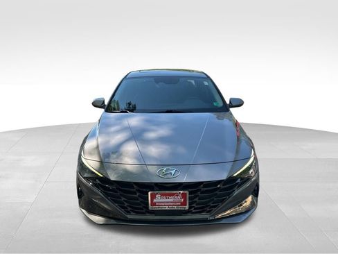 Used 2022 Hyundai Elantra Limited w/ Cargo Package image 9