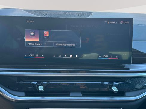 Used 2025 BMW X5 xDrive50e image 10