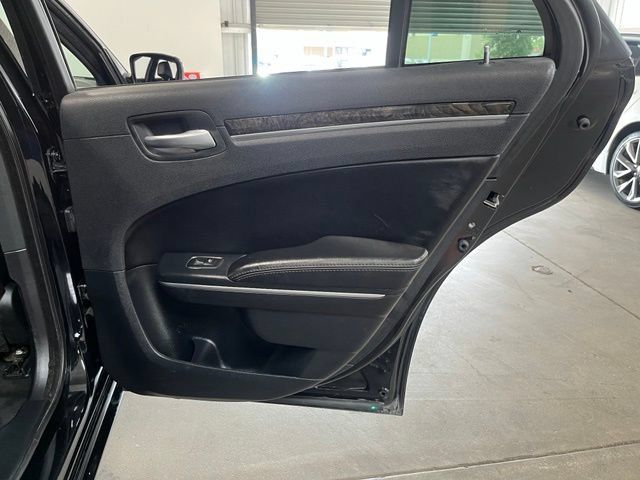 Used 2013 Chrysler 300 C RWD image 16