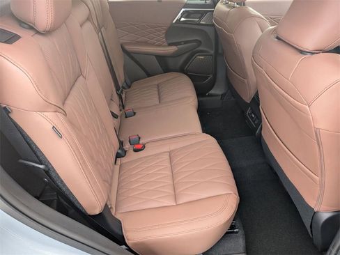 New 2026 Mitsubishi Outlander SEL image 32