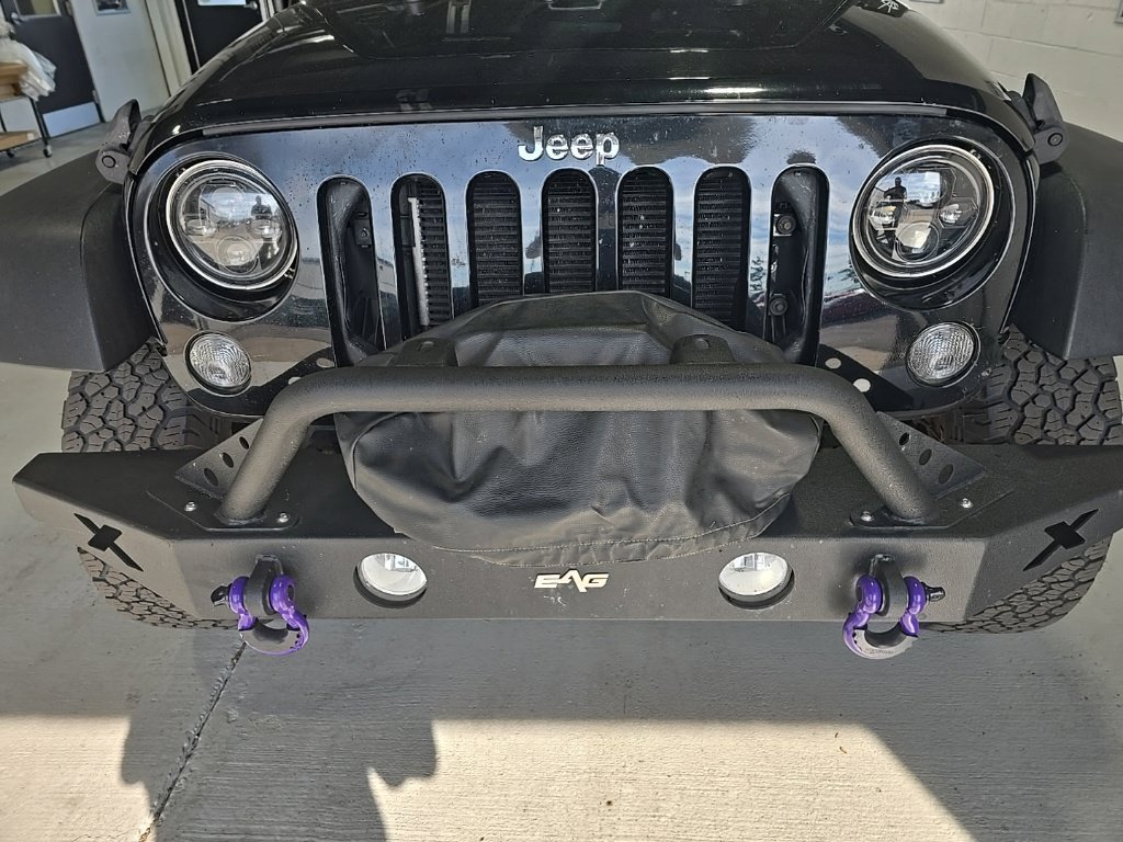 Used 2015 Jeep Wrangler Unlimited Sport AWD/4WD image 3
