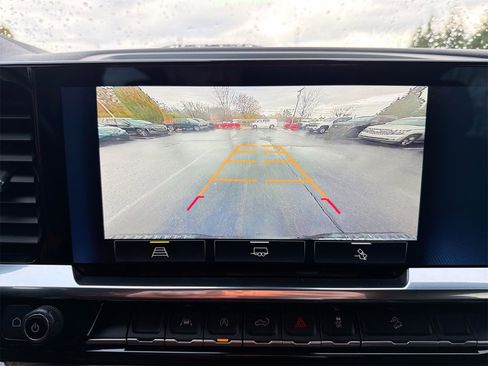 Used 2022 Chevrolet Silverado 1500 LT Trail Boss w/ Convenience Package II image 14