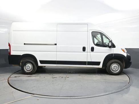 Used 2024 RAM ProMaster 2500 w/ Convenience Group FWD image 8