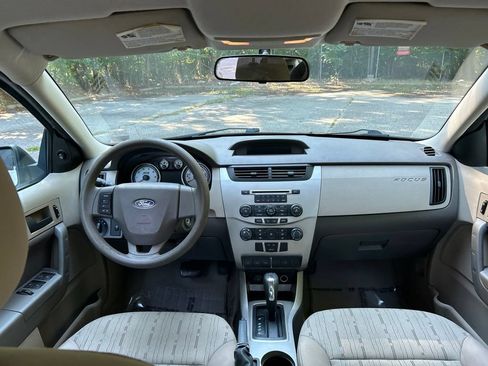 Used 2009 Ford Focus SE FWD image 24