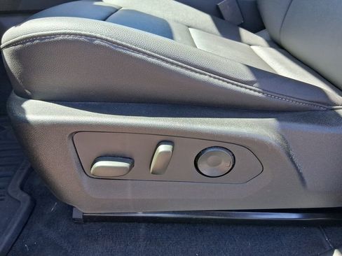 Used 2023 Chevrolet Colorado LT w/ LT Convenience Package III image 14