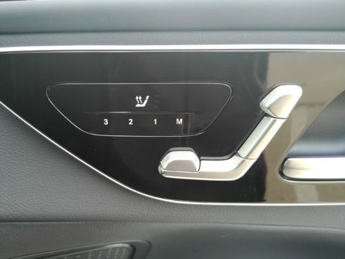 Used 2024 Mercedes-Benz GLC 300 SUV image 22