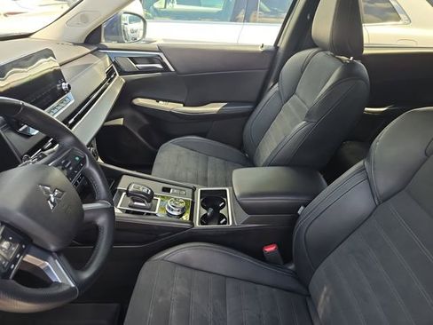Used 2024 Mitsubishi Outlander SE image 20