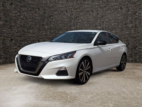 Used 2020 Nissan Altima 2.5 SR FWD image 6
