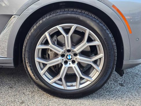Used 2024 BMW X7 xDrive40i image 9