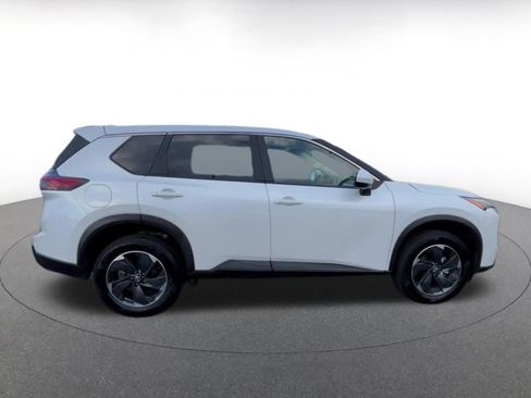 Used 2025 Nissan Rogue SV image 16
