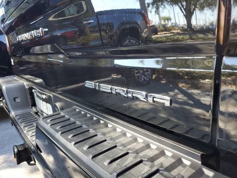 Used 2025 GMC Sierra 1500 Denali Ultimate image 7