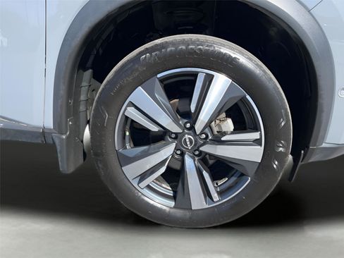 Used 2023 Nissan Rogue SL w/ SL Premium Package image 39