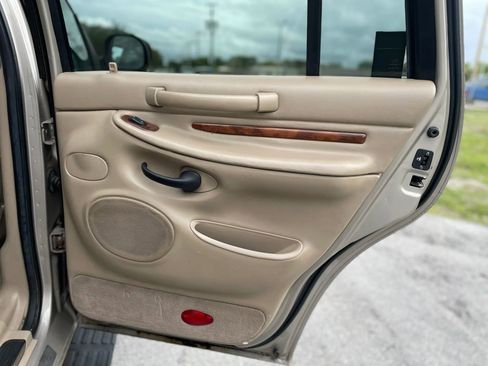Used 2001 Lincoln Navigator 4WD image 29