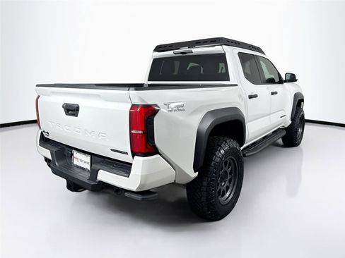 Used 2025 Toyota Tacoma TRD Off-Road AWD/4WD image 12