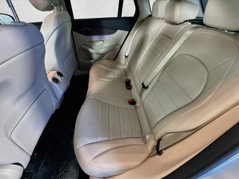 Used 2022 Mercedes-Benz GLC 300 image 23