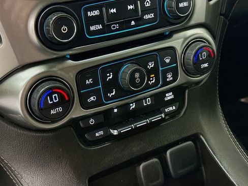 Used 2016 Chevrolet Suburban LS RWD image 17