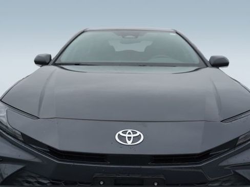 Used 2025 Toyota Camry SE image 36