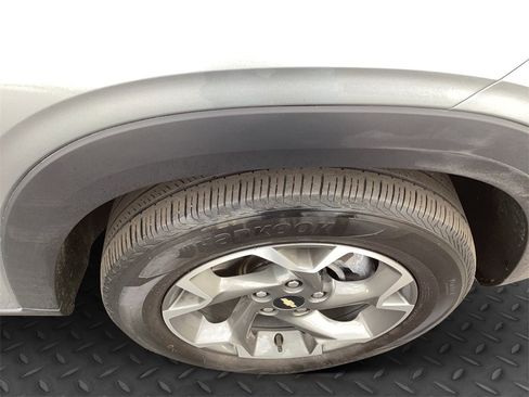 Used 2024 Chevrolet Trax LT w/ LT Convenience Package image 35