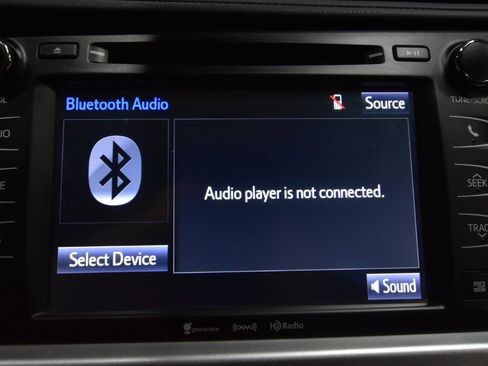Used 2019 Toyota Highlander XLE AWD/4WD image 23